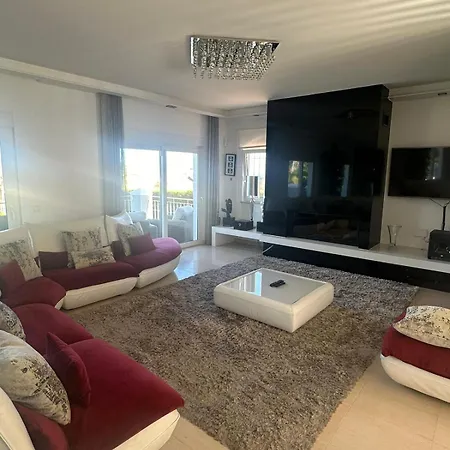 3 Bedroom With A Sea View Completely Private