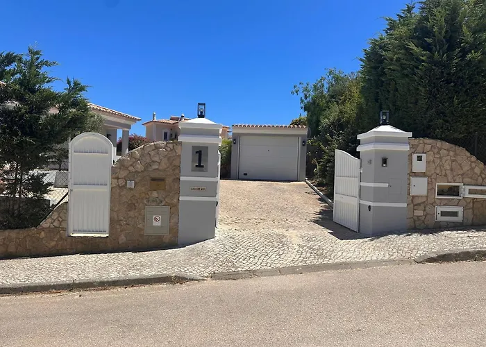 3 Bedroom With A Sea View Completely Private Willa *