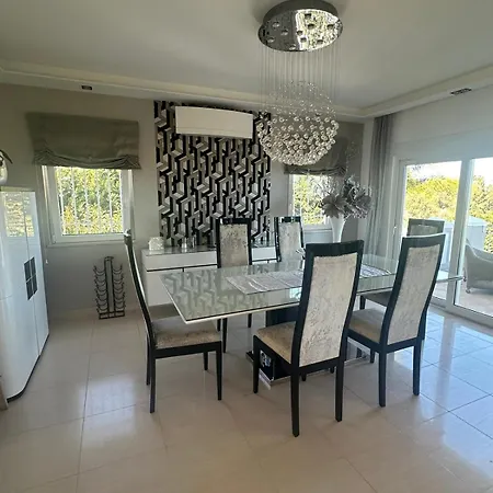 3 Bedroom With A Sea View Completely Private