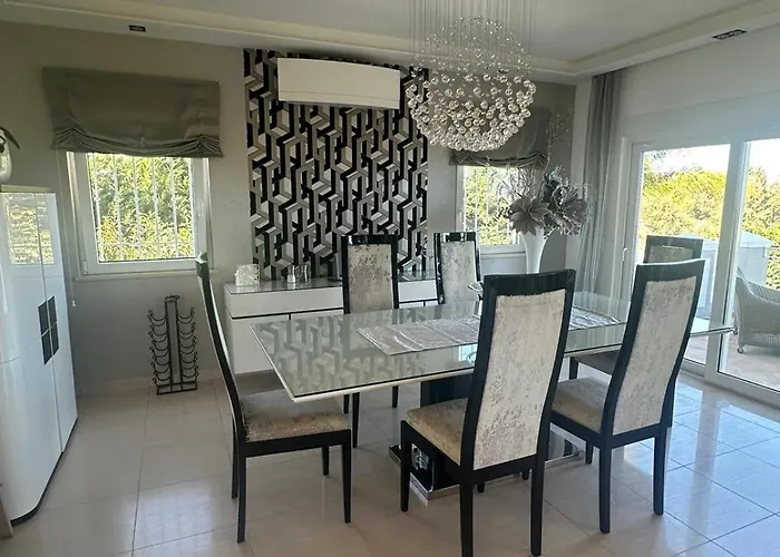 3 Bedroom With A Sea View Completely Private