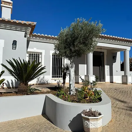 3 Bedroom With A Sea View Completely Private *