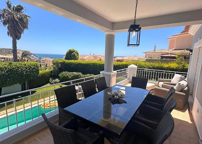 3 Bedroom With A Sea View Completely Private